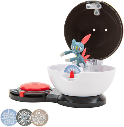 Pokemon Surprise Attack Figure Sneasel + Ultra Ball